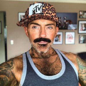 Meet your Posher, Travis